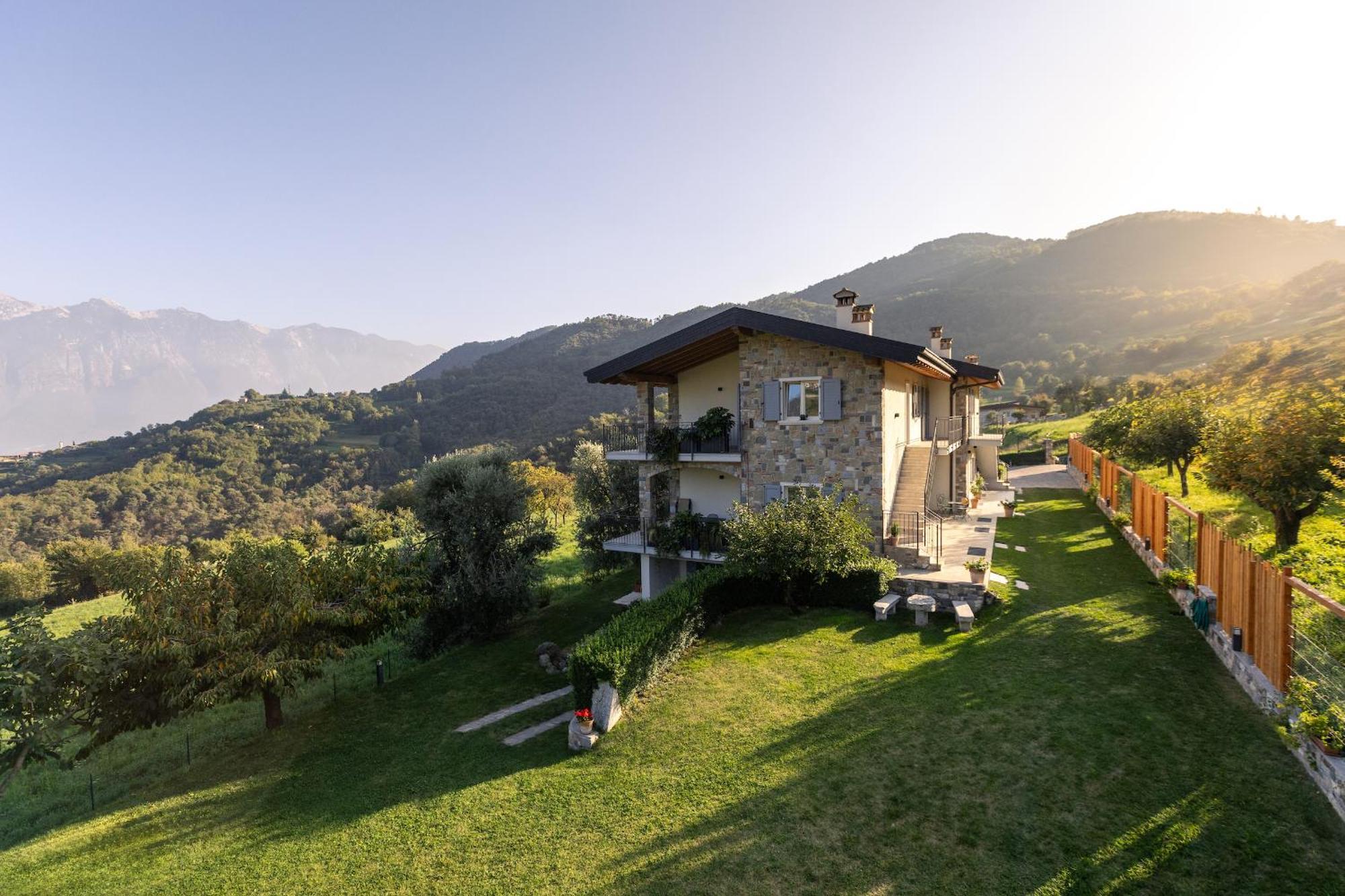 Mos Country House Tremosine Екстер'єр фото