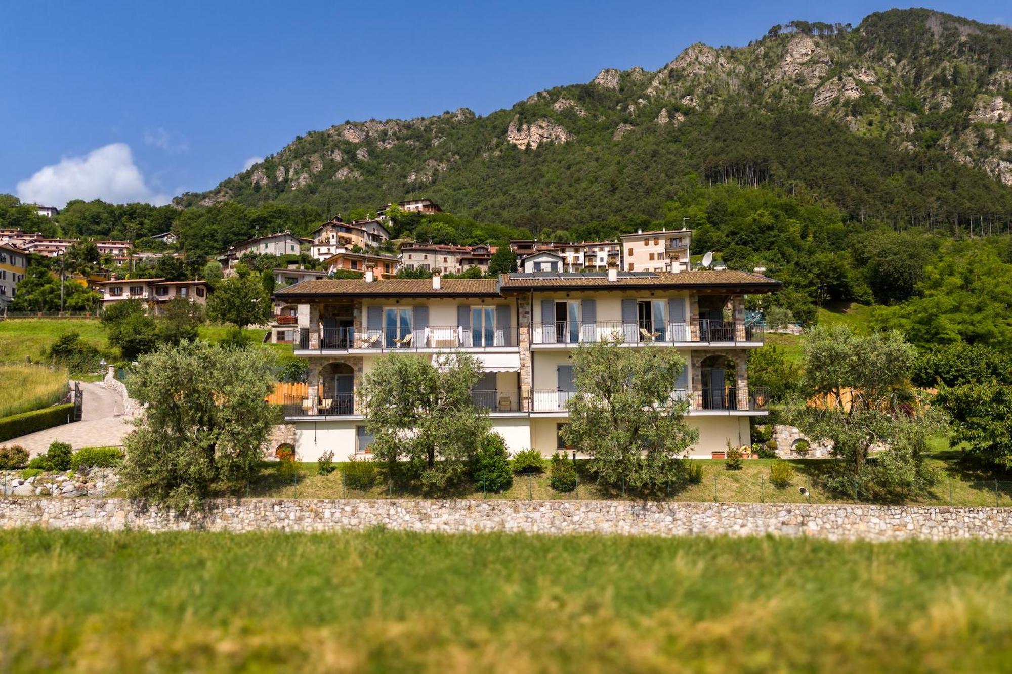 Mos Country House Tremosine Екстер'єр фото
